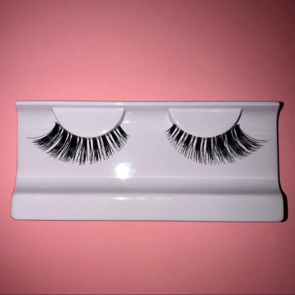 Set of 4 Timid Lashes in Zoey - Picture 3 of 3